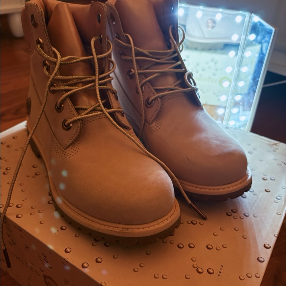 Timberland Women’s Boots - light pink